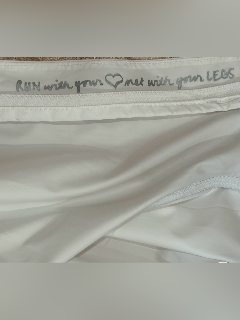 Lululemon Running Windbreaker Jacket White Gray Reflective Thumbholes Women's 6 - Picture 5 of 10
